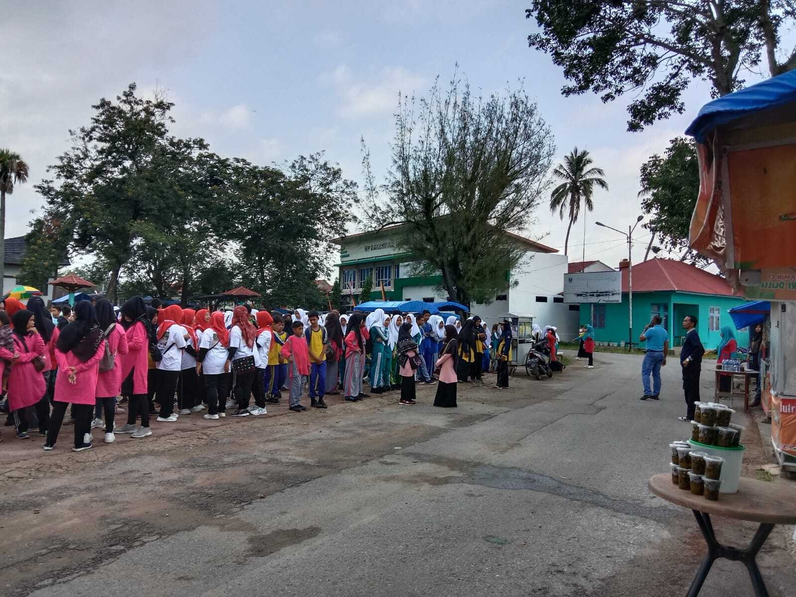 Gerak Jalan Santai se Kecamatan X Koto Singkarak